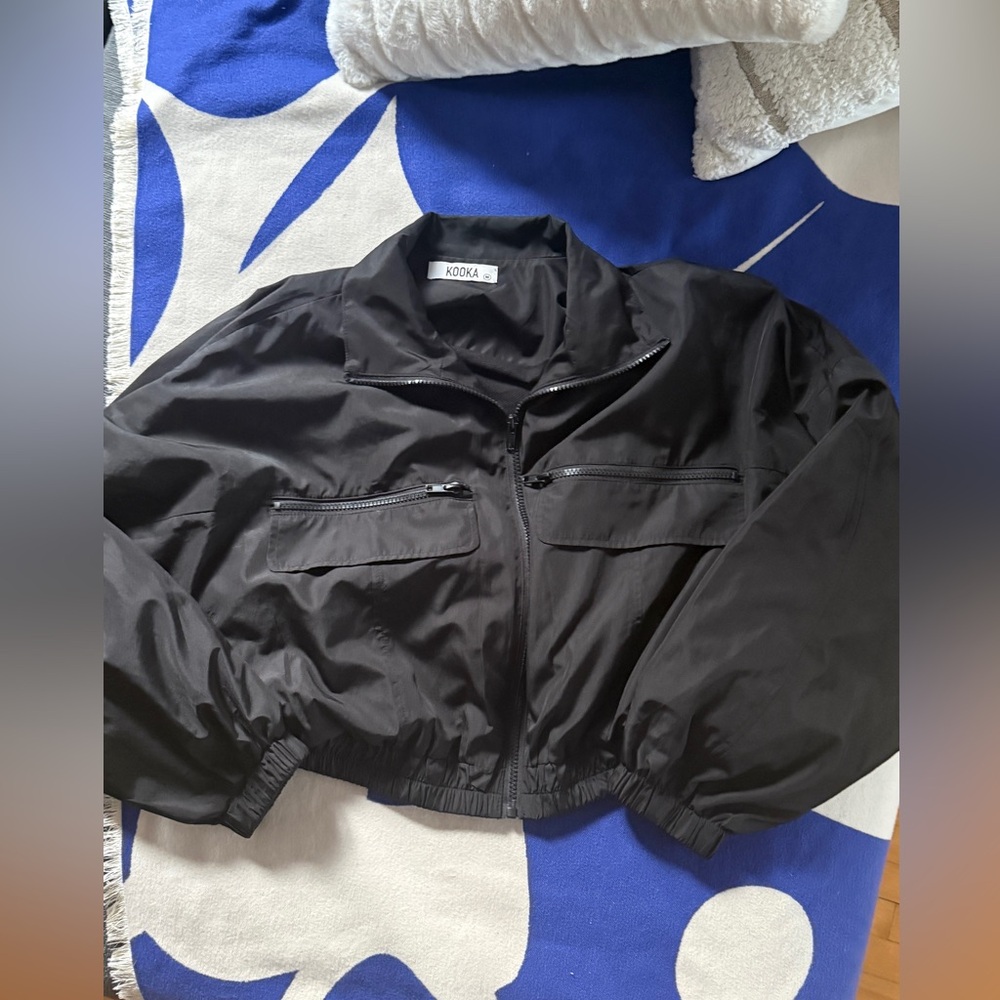 LIGHT BOMBER JACKET SIZE MEDIUM